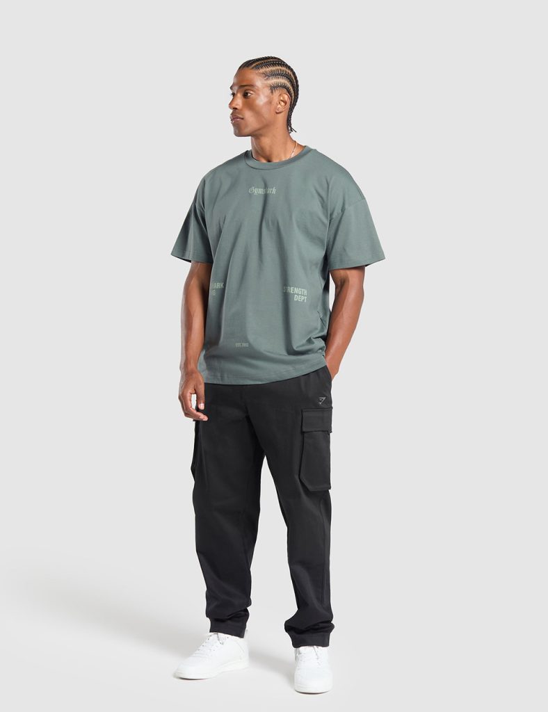 How to Wear Oversized T-Shirts for Men Without Looking Bulky